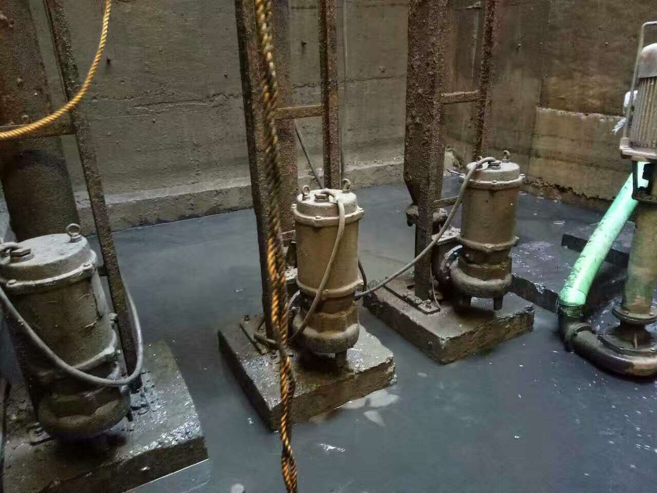 巨鹿污水池清理