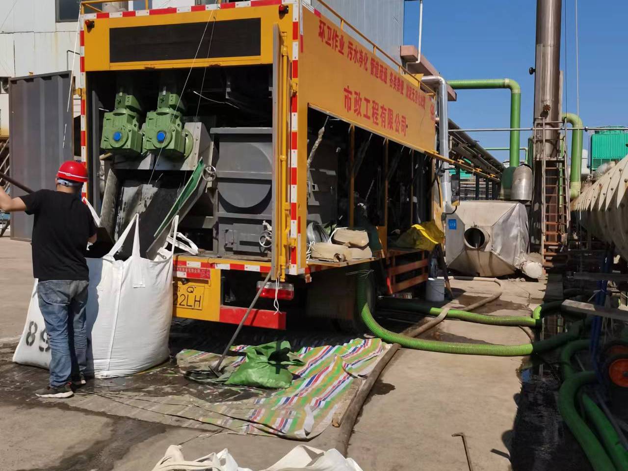 巨鹿淤泥压干处理